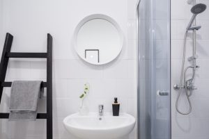 Smart Bathroom Remodeling Tips for Small Spaces